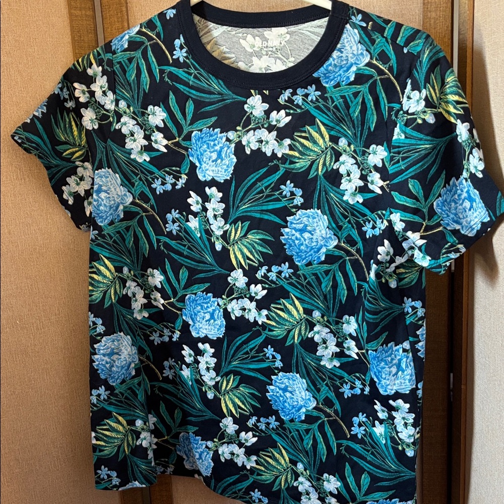 Old Navy Floral Top Medium